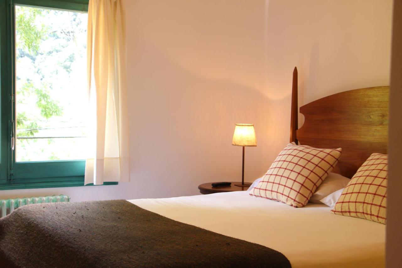 Hostal L'Ou De Reig Монтсень Экстерьер фото
