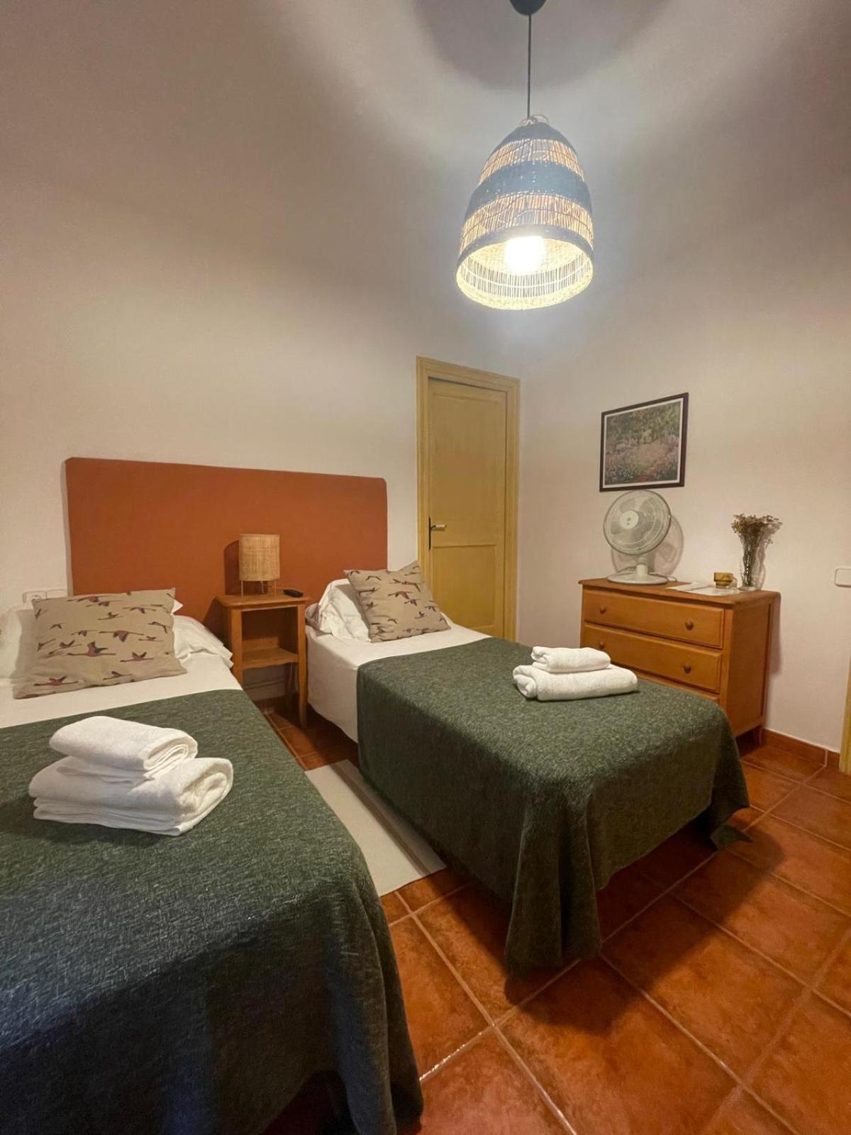 Hostal L'Ou De Reig Монтсень Экстерьер фото