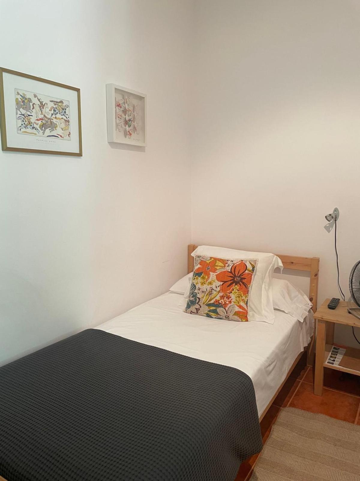 Hostal L'Ou De Reig Монтсень Экстерьер фото