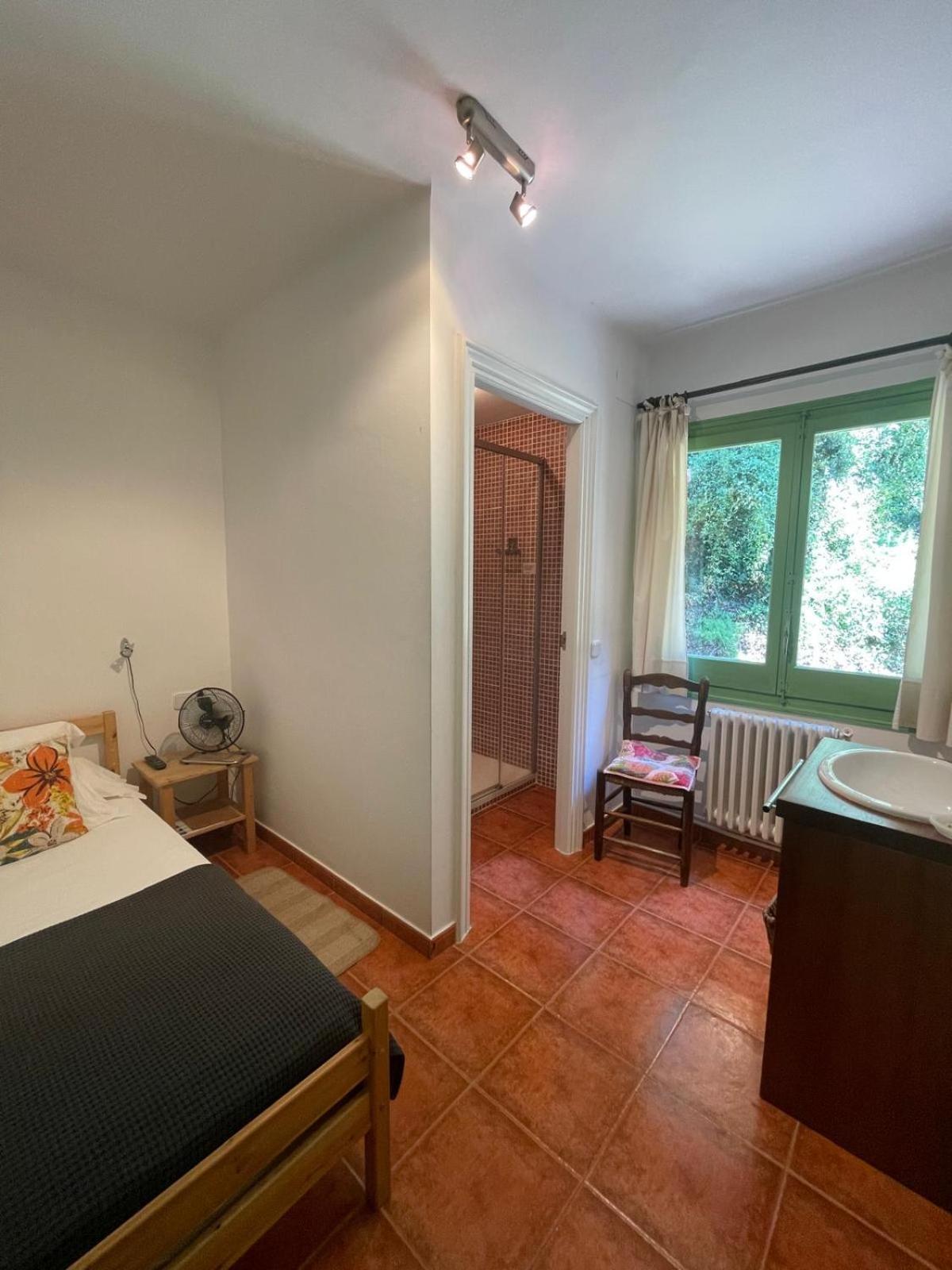 Hostal L'Ou De Reig Монтсень Экстерьер фото