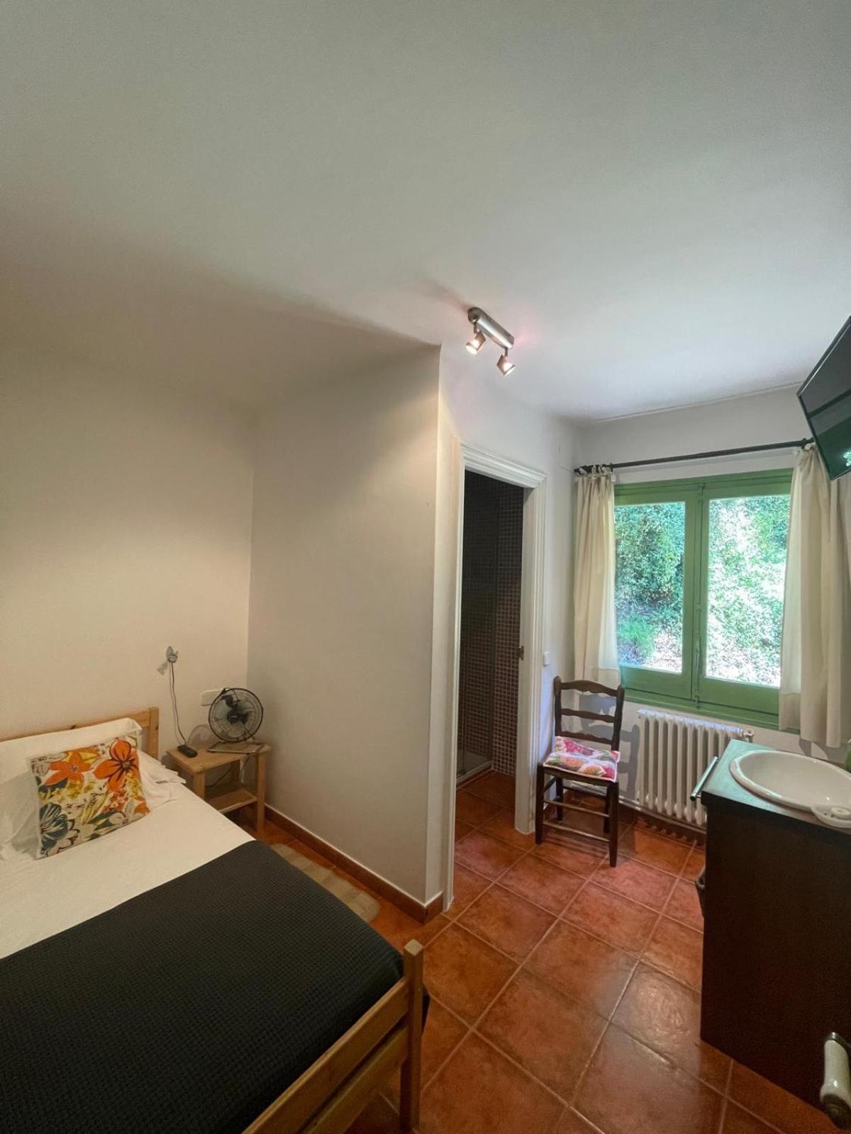 Hostal L'Ou De Reig Монтсень Экстерьер фото