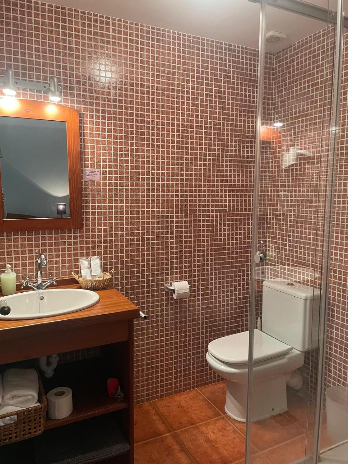Hostal L'Ou De Reig Монтсень Экстерьер фото