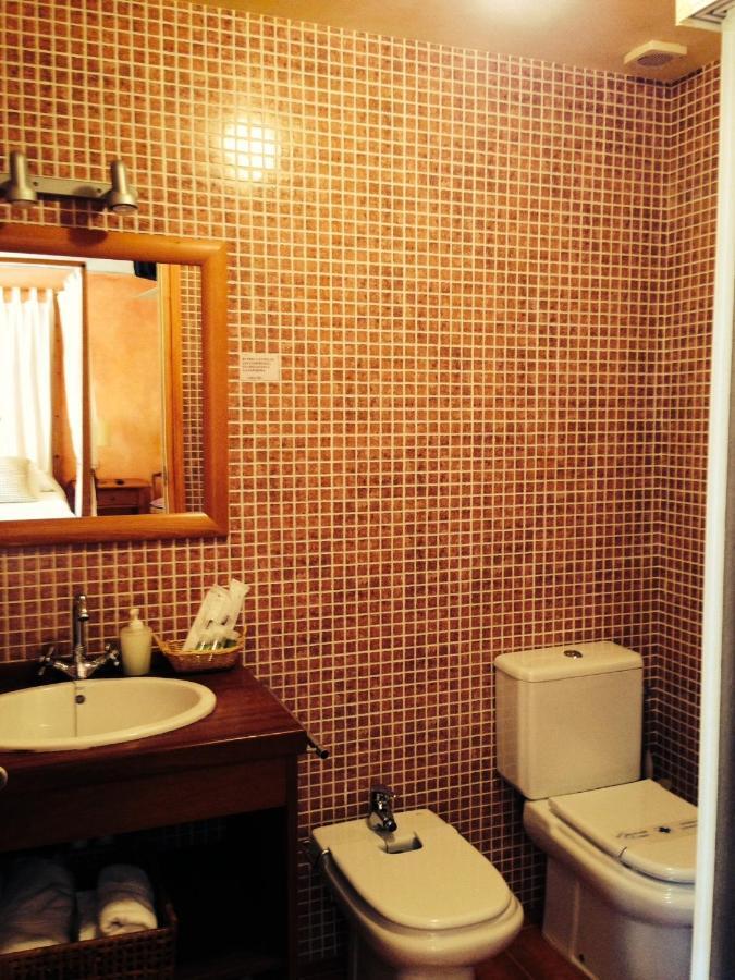 Hostal L'Ou De Reig Монтсень Экстерьер фото