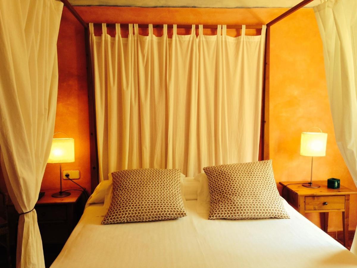 Hostal L'Ou De Reig Монтсень Экстерьер фото