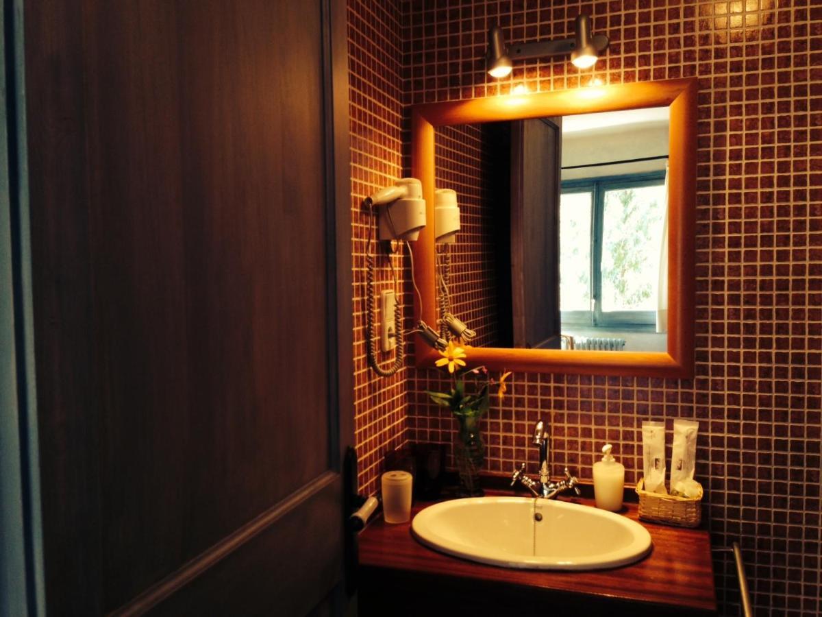 Hostal L'Ou De Reig Монтсень Экстерьер фото
