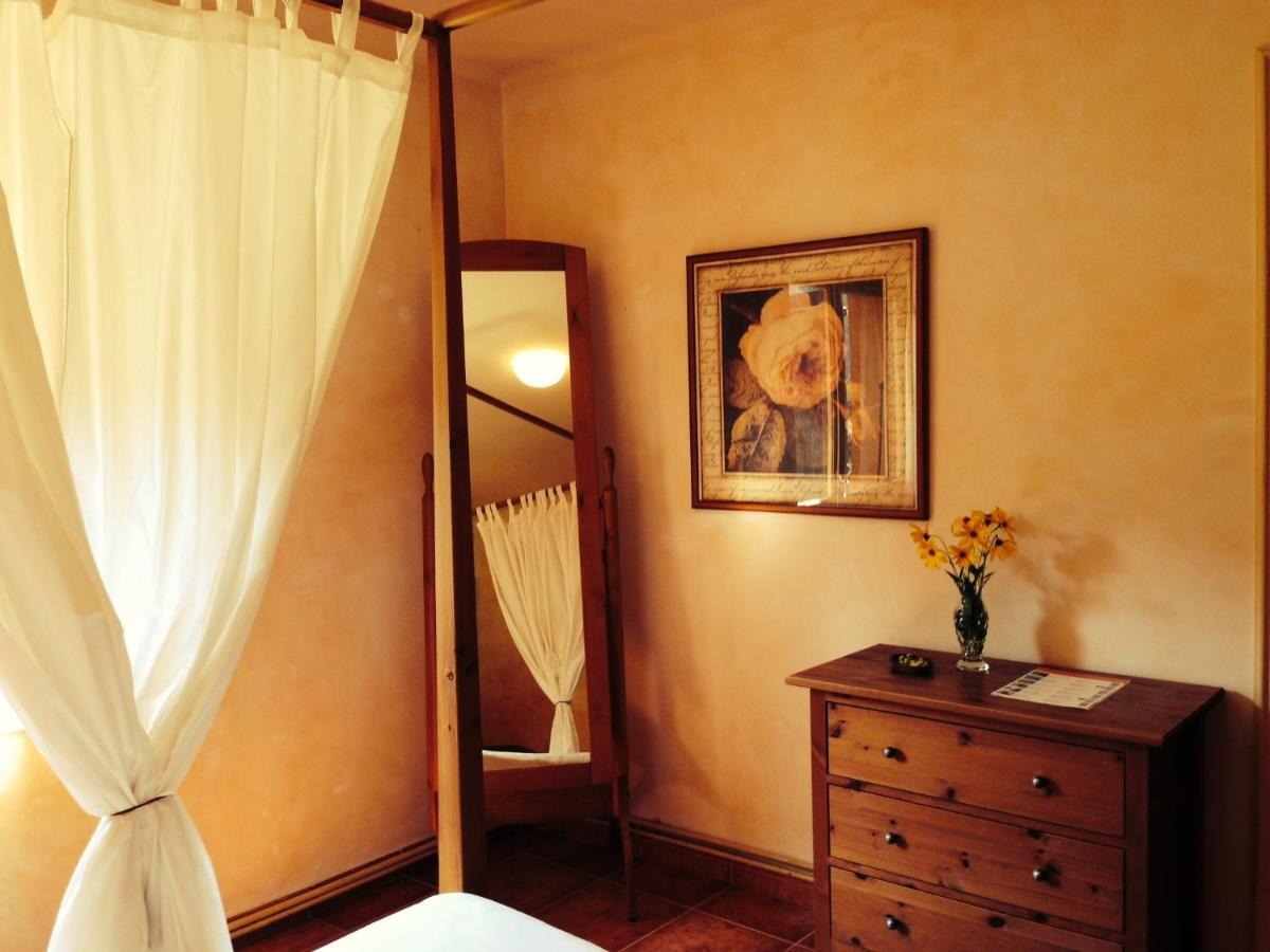 Hostal L'Ou De Reig Монтсень Экстерьер фото